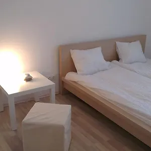 Apartman 4, Budapest