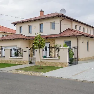 Aura , Hajdúszoboszló Magyarország