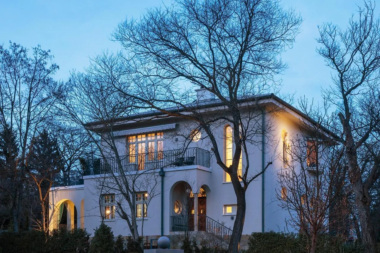 Bagatelle Gardenhouse Hotel Budapest